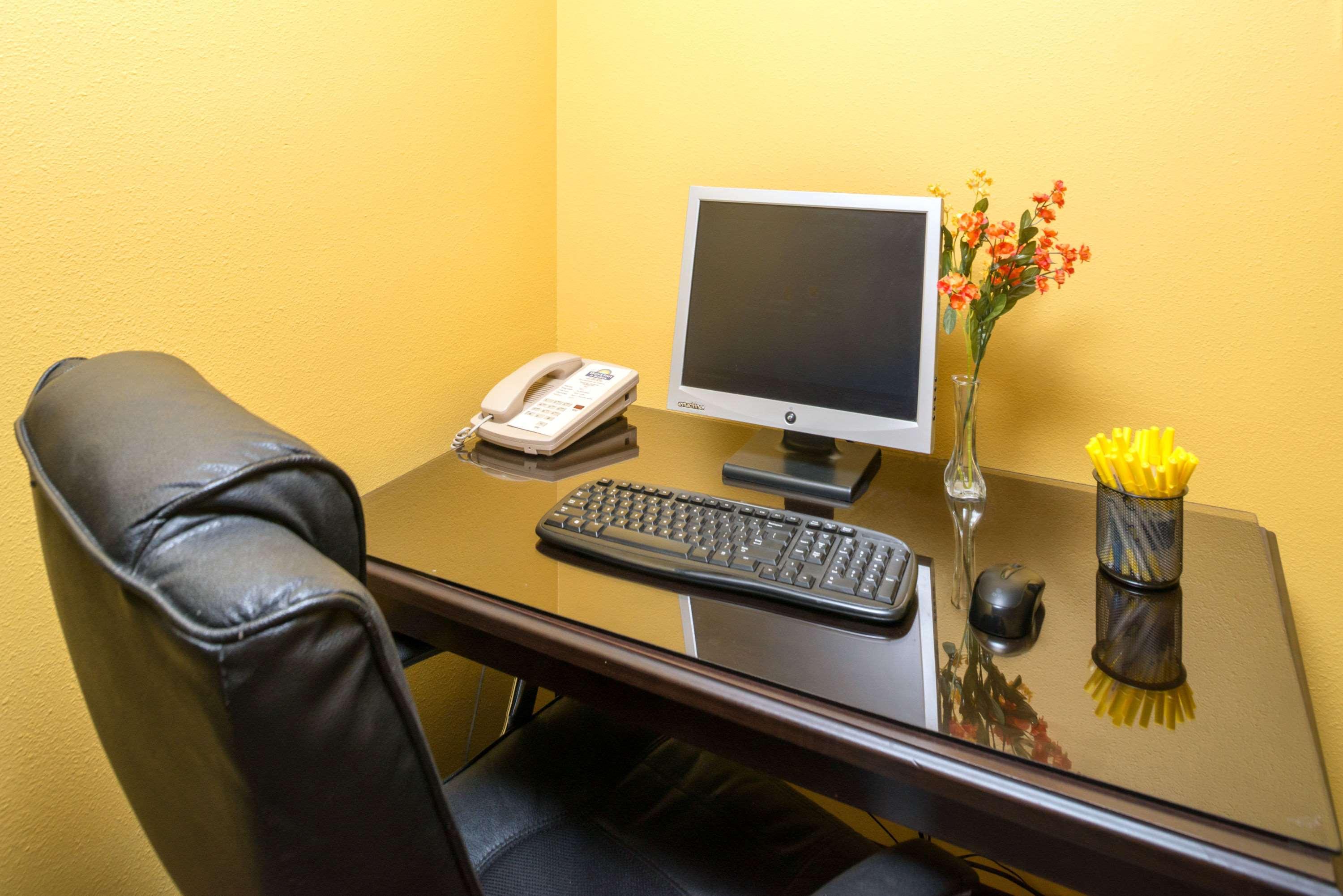 Days Inn & Suites By Wyndham Spokane Airport Airway Heights Εξωτερικό φωτογραφία