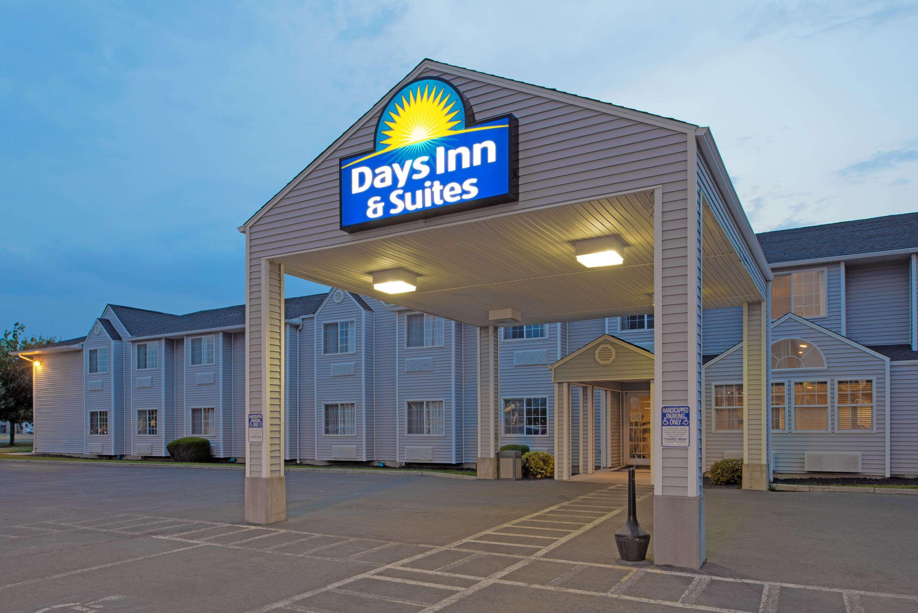 Days Inn & Suites By Wyndham Spokane Airport Airway Heights Εξωτερικό φωτογραφία