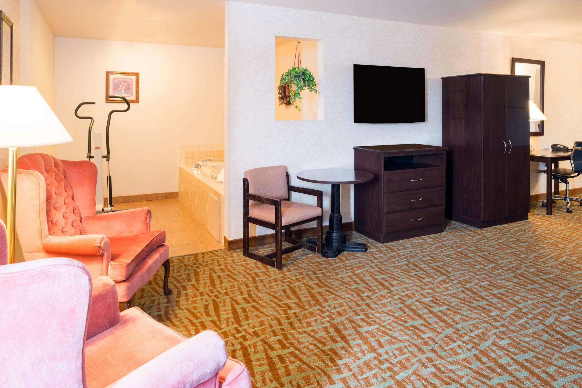 Days Inn & Suites By Wyndham Spokane Airport Airway Heights Εξωτερικό φωτογραφία